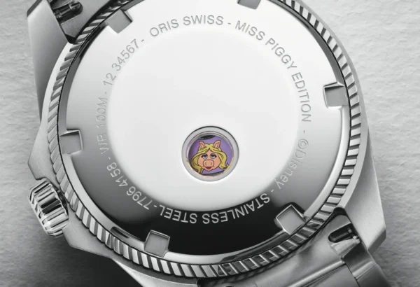 Oris Meet the ProPilot X Miss Piggy Edition 2025 - Bild 5