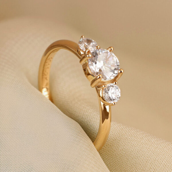 Guldbolaget Tilda 18k. 0.35 + 2*0,07 ct  Diamanter. Nyhet!