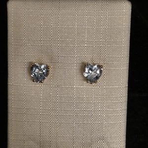 Örhänge 18k guld med Topas. 1 ex