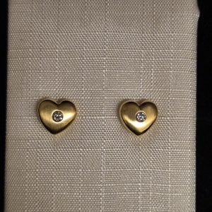 Örhänge 18k guld Hjärta med diamanter. 0,06 ct 1 ex