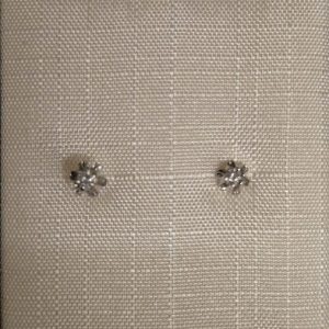 Örhänge Crown vitguld 18k - med diamanter. 0,06 ct 1 ex