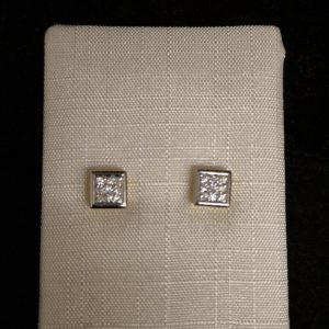 Örhänge 18k guld/vitguld med diamanter. 0,10 ct 1 ex