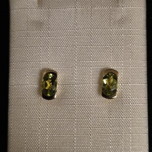 Örhänge 18k guld med Topas. 1 ex