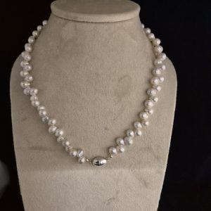 Pärlcollier Sötvatten  Storlek: 7-8 mm. 45 cm.