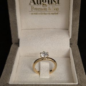 Diamantring med 6 klo fattning 18 k. 1,01 ct. Tw/Si. Nyhet!