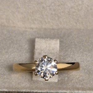 Diamantring med 6 klo fattning 18 k. 1,01 ct. Tw/Si. Nyhet!