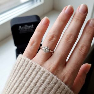 O´dwyer Stockholm - Diamant ring med 6 klo fattning 18 k. 0,50 ct