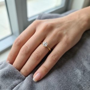 O´dwyer Stockholm - Lab odlad diamant ring med 6 klo fattning 18 k. 0,70 ct